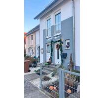 Haus mit Garage in Rosstal* - 485.000,00&nbsp;EUR Kaufpreis, ca.&nbsp; 122,00&nbsp;m&sup2; in Roßtal (PLZ: 90574)