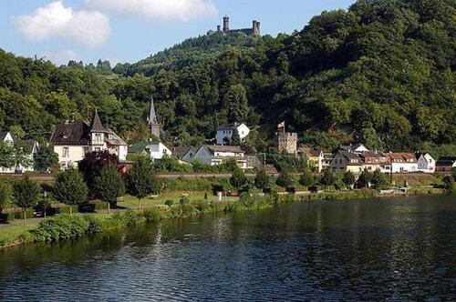 Foto - ! Malerisches Wohnen mit 2-Burgenblick unweit der Lahn !
