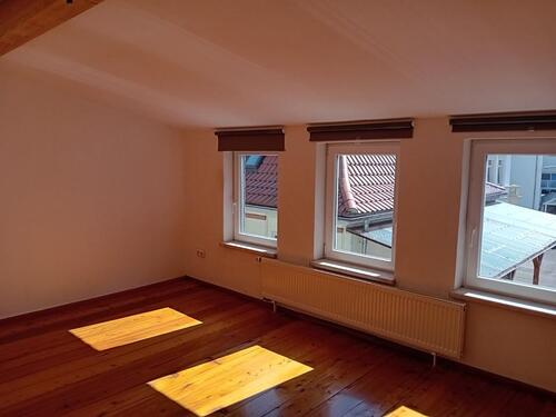 Foto - Einfamilienhaus mit großem Balkon und Kfz Stellplatz zu vermieten