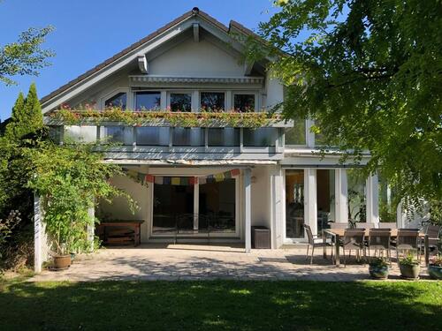 Foto - Lichtdurchflutetes, großzügiges EFH mit großem Garten