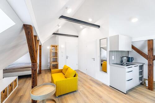 Foto - Erstbezug nach Sanierung - Voll möblierte 1 Zimmer-DG-Wohnung mit Stellplatz