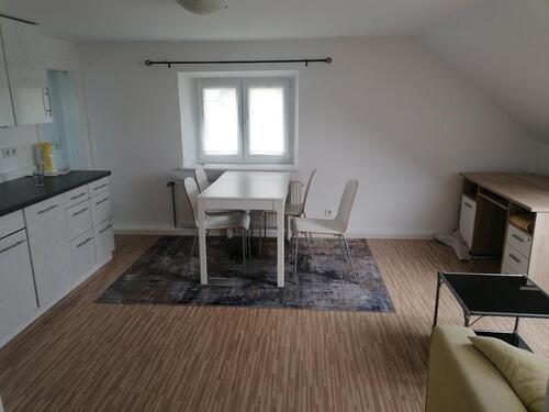Foto - Möblierte, gemütliche, ruhige DG-Wohnung 32 m² in Aschaffenburg