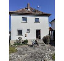 Gepflegtes Einfamilienhaus freistehend mit Garten und Garage - Biebesheim am Rhein