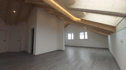 Foto - Moderne lichtdurchflutete 4-Zimmerwohnung Terrasse Garten Carport