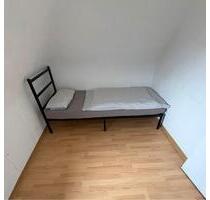 möbliertes WG-Zimmer in einer 3er WG in Stuttgart Vaihingen