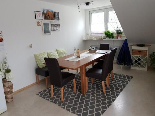 Foto - Helle 3-Zimmer-Dachgeschosswohnung mit Burgblick & Einbauküche