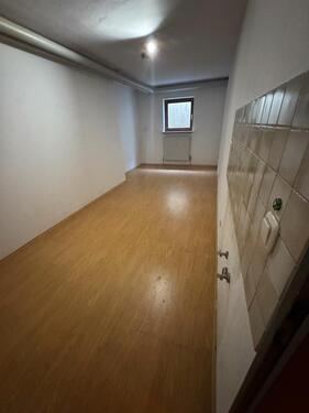 Foto - Vermietung Lagerflächen im UG Büro Werkstatt zu vermieten