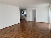 Foto - Moderne 2-Zimmer-Wohnung mit Balkon & Tiefgarage in Giengen