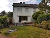 Foto - Doppelhaushälfter mit großen Garten kernsaniert