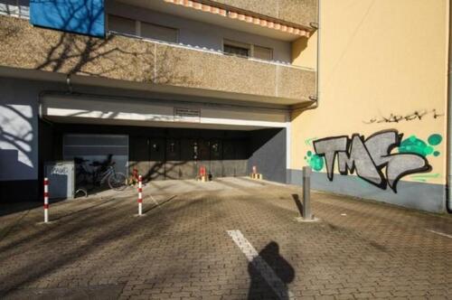 Foto - Garagenstellplatz Hebebühne Gartenstr. 90 - 76135 Ka.