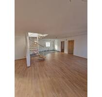 Sonnige Maisonette-Wohnung mit privater Dachterrasse am Sedanplat - Pforzheim Dillweißenstein