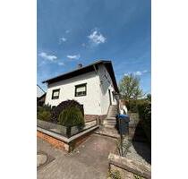 Freistehendes 7-Zimmer-Einfamilienhaus mit Garten und Garage - Lebach
