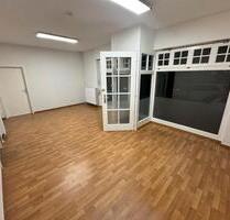 Büroräumlichkeit zu vermieten - 825,00&nbsp;EUR Kaltmiete, ca.&nbsp; 76,07&nbsp;m&sup2; in Duisburg (PLZ: 47259) Huckingen