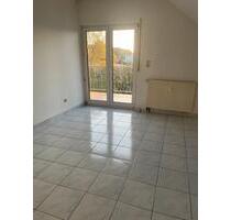Helle, gemütliche DG-Wohnung in ruhiger Lage; 35415 Pohlheim