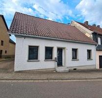 schönens kleines Haus in zentraler Lage mit Großem Garten - Wadern