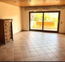 Reserviert: Großzügige 3 Zimmer-Wohnung mit großem Hobbyraum - Löchgau