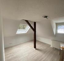 Vollrenovierte Dachgeschoßwohnung mit neuer Küche im Ittertal - Solingen Wald