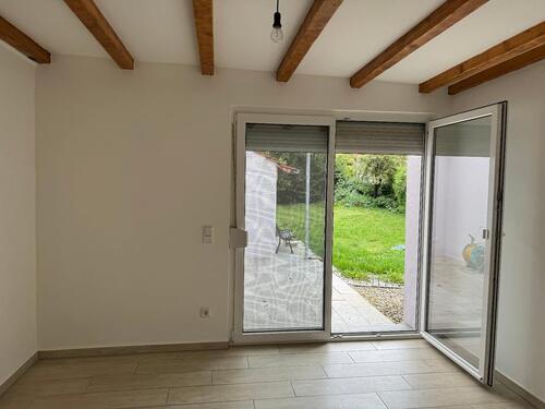 Foto - 3 Zimmerwohnung mit Terasse, großem Garten und Fußbodenheizung