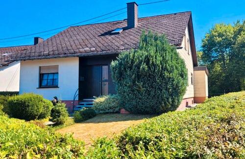 Foto - Großzügiges Zuhause in ruhiger Ortsrandlage mit Garten & Terrasse
