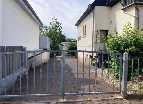 Foto - + + + ZU VERMIETEN STELLPLATZ IN NEUNKIRCHEN PREIS VB + + +