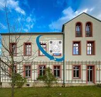 Charmante 4-Raum-Dachgeschosswohnung mit Altbauflair, Einbauküche und Dielenfußboden - Naumburg (Saale)