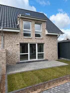 Foto - Doppelhaushälfte Neubau in Wees