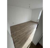 Erstbezug nach Renovierug: 3-Zimmer-Wohnung mit Balkon - Aschaffenburg Österreicher Kolonie