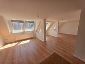 Foto - Exklusive, kernsanierte 80m² Dachgeschosswohnung (Loft-Charakter)