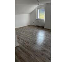 Sanierte 5-Zimmer Wohnung - 600,00&nbsp;EUR Kaltmiete, ca.&nbsp; 100,00&nbsp;m&sup2; in Meinerzhagen (PLZ: 58540)