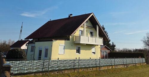 Foto - Gut erhaltenes Einfamilienhaus 126qm WF-Grundstück 830qm -94330