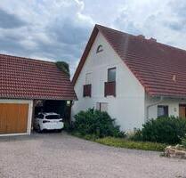 Sonnige Doppelhaushälfte - mit Garten & Ausbaumöglichkeit - Hohenroth