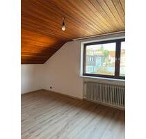 Helle Dachgeschosswohnung - 1.200,00&nbsp;EUR Kaltmiete, ca.&nbsp; 70,00&nbsp;m&sup2; in Kirchheim am Neckar (PLZ: 74366)