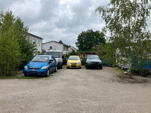 Foto - Stellplatz große Fläche z.B. Parkplatz PKW, Wohnmobil, Wohnwagen