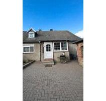 Charmantes Einfamilienhaus mit Potenzial und Hof in ruhiger Lage - Erxleben