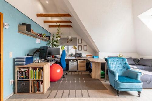 Foto - Helle Dachgeschosswohnung zu vermieten