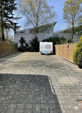 Foto - Stellplatz Stellfläche Parkplatz für Wohnmobil Wohnwagen Auto