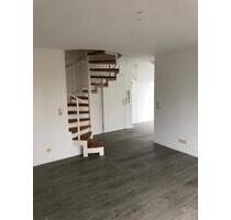 Helle 2,5 Zimmer Maisonette-Wohnung in MemmelsdorfLichteneiche - Gundelsheim