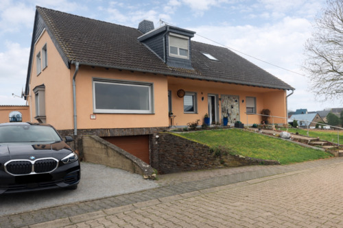 Foto - Großzügige DG-Wohnung mit Dachterrasse, Glasfas & Stellplatz