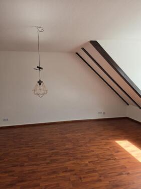 Foto - 2 Zimmer Dachgeschoßwohnung zur Miete in Dreieich