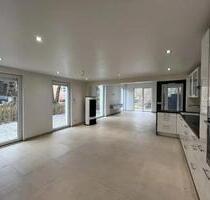 Großzügige 3-Zimmer-Wohnung mit Terrasse & Einbauküche - Stuttgart Mühlhausen