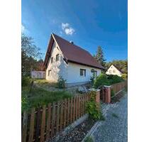 Einfamilienhaus mit Doppelgarage und Hinterhaus zum Fertigstellen - Weißwasser (Oberlausitz)