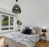 Helle 3-Zimmer-Wohnung mit Balkon, Stellplatz und Einbauküche - Hamburg Wandsbek