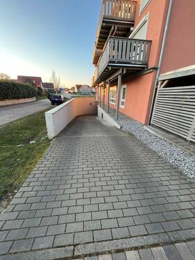 Foto - Komfort-Parken in Sennfeld: TG-Stellplatz, Sicher & Trocken