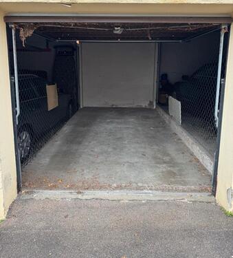 Foto - Garage - absperrbar - in Regensburg - zu vermieten