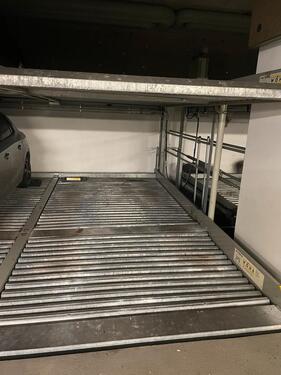 Foto - Tiefgarage Stellplatz. Duplex.Unten