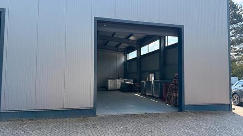 Foto - KFZ Handel Autohaus Lager Industrie Gewerbe Halle zu vermieten