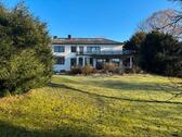 Foto - Einfamilienhaus mit Einliegerwohnung und großzügigem Grundstück