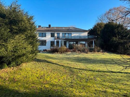Foto - Einfamilienhaus mit Einliegerwohnung und großzügigem Grundstück