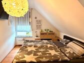 Foto - Große 3-Zimmer-Wohnung mit Balkon, Einbauküche und Garage