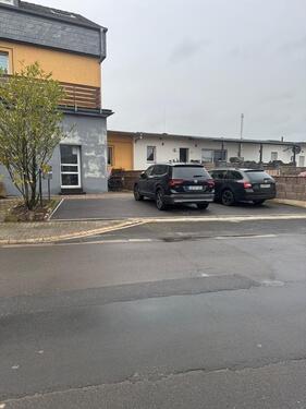 Foto - Stellplatz in Stotzheim. Direkt am Bahnhof